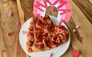 Erdbeerschnecken zum Muttertag mit DIY Caketopper