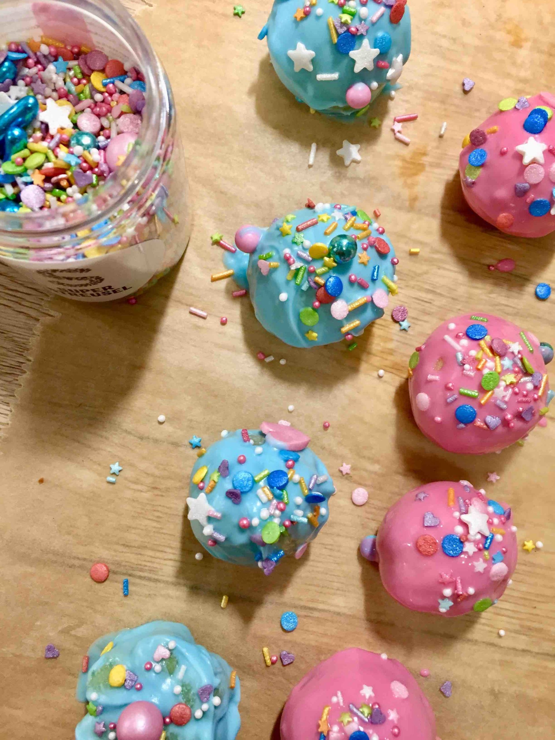 Knallbunter Partysnack - Knallige Cakepops Für Die Minis - Backen Mit Minis