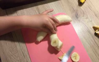 Das einfache Rezept für das Weihnachtliche Bananenbrot mit Spekulatius & Zimt ist wunderbar zum Backen mit Kindern