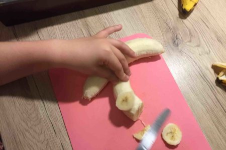 Das einfache Rezept für das Weihnachtliche Bananenbrot mit Spekulatius & Zimt ist wunderbar zum Backen mit Kindern