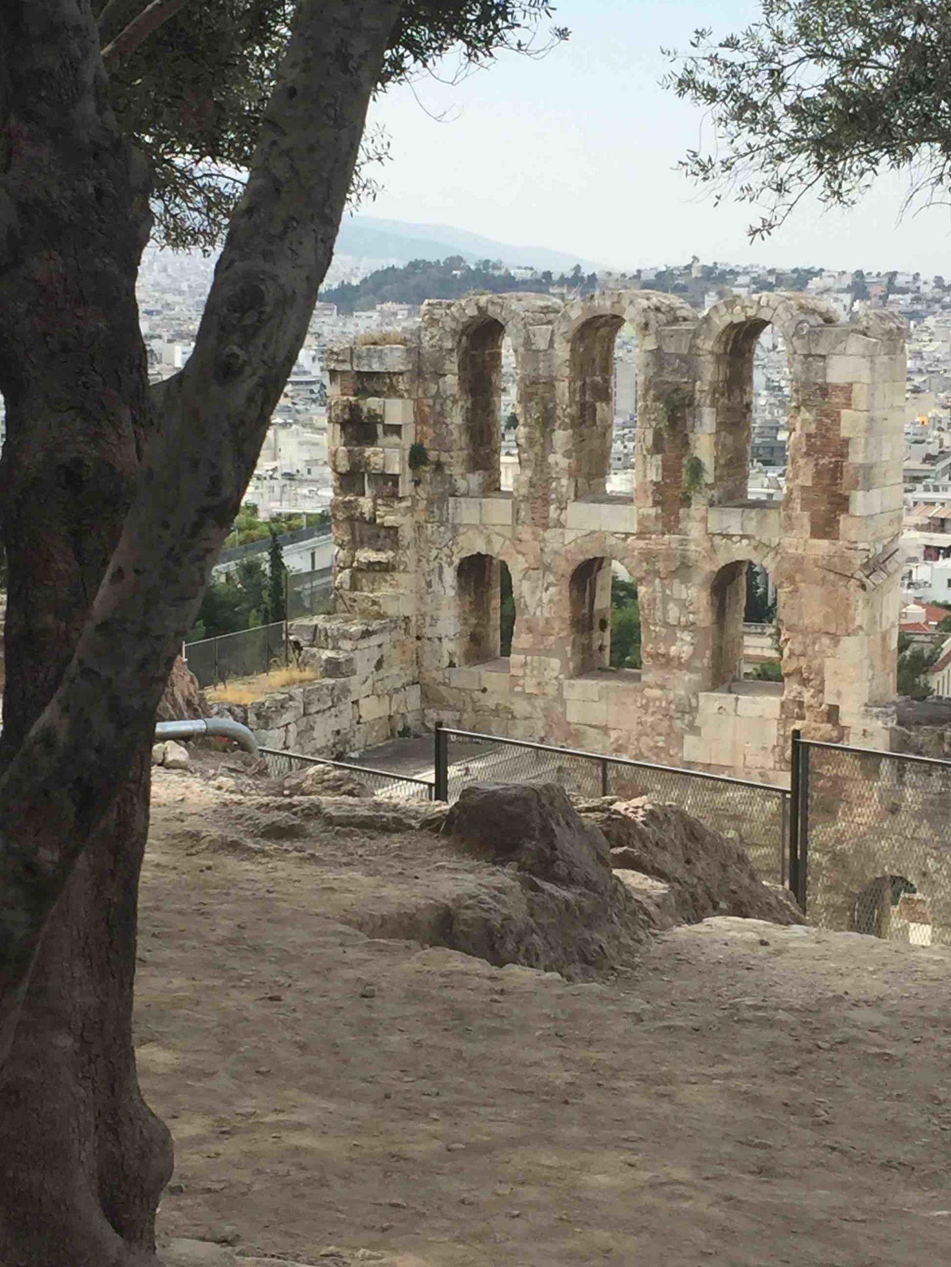 Der Aufstieg zur Akropolis mit zwei Kleinkindern und seine Herausforderungen haben wir mit ein paar Tipps gemeistert.