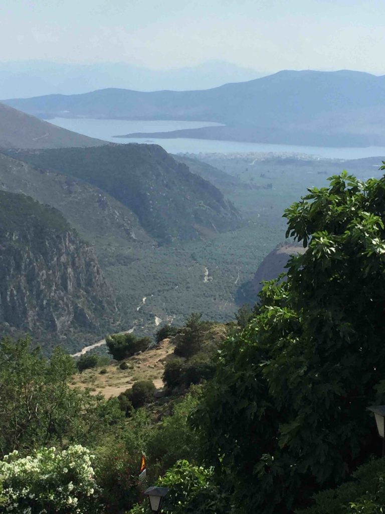 Die Ausblicke auf unserem Roadtrip durch Griechenland sind gigantisch.