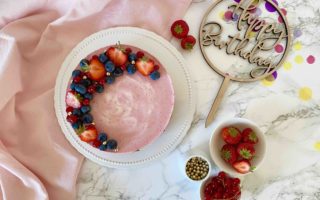 No-Bake-Cake mit Erdbeer-Joghurt-Creme - der Sommerkuchen aus dem Kühlschrank