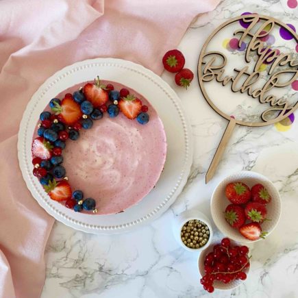 No-Bake-Cake mit Erdbeer-Joghurt-Creme - der Sommerkuchen aus dem Kühlschrank