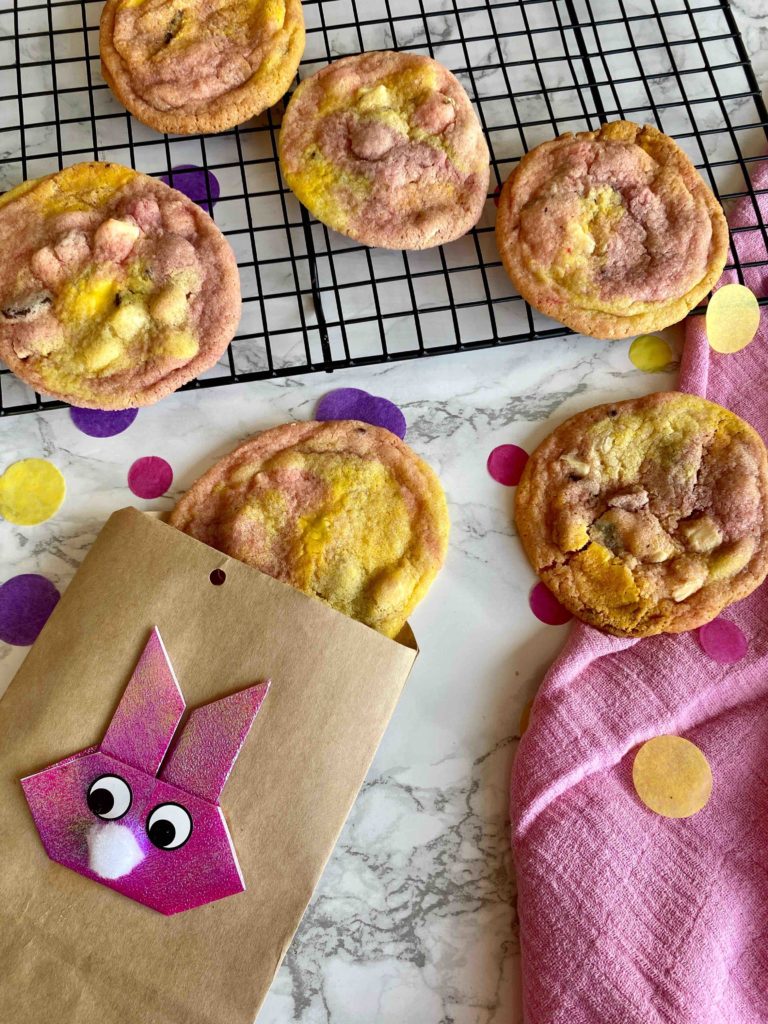 Farbenfrohe Oster-Cookies zum Verschenken an Ostern