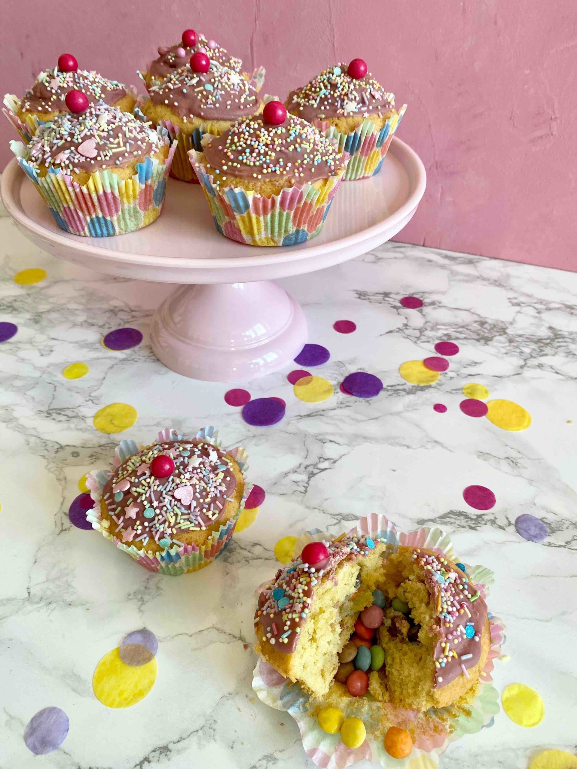 Piñata Muffins - Der Muffin mit köstlicher Überraschung - Backen mit Minis