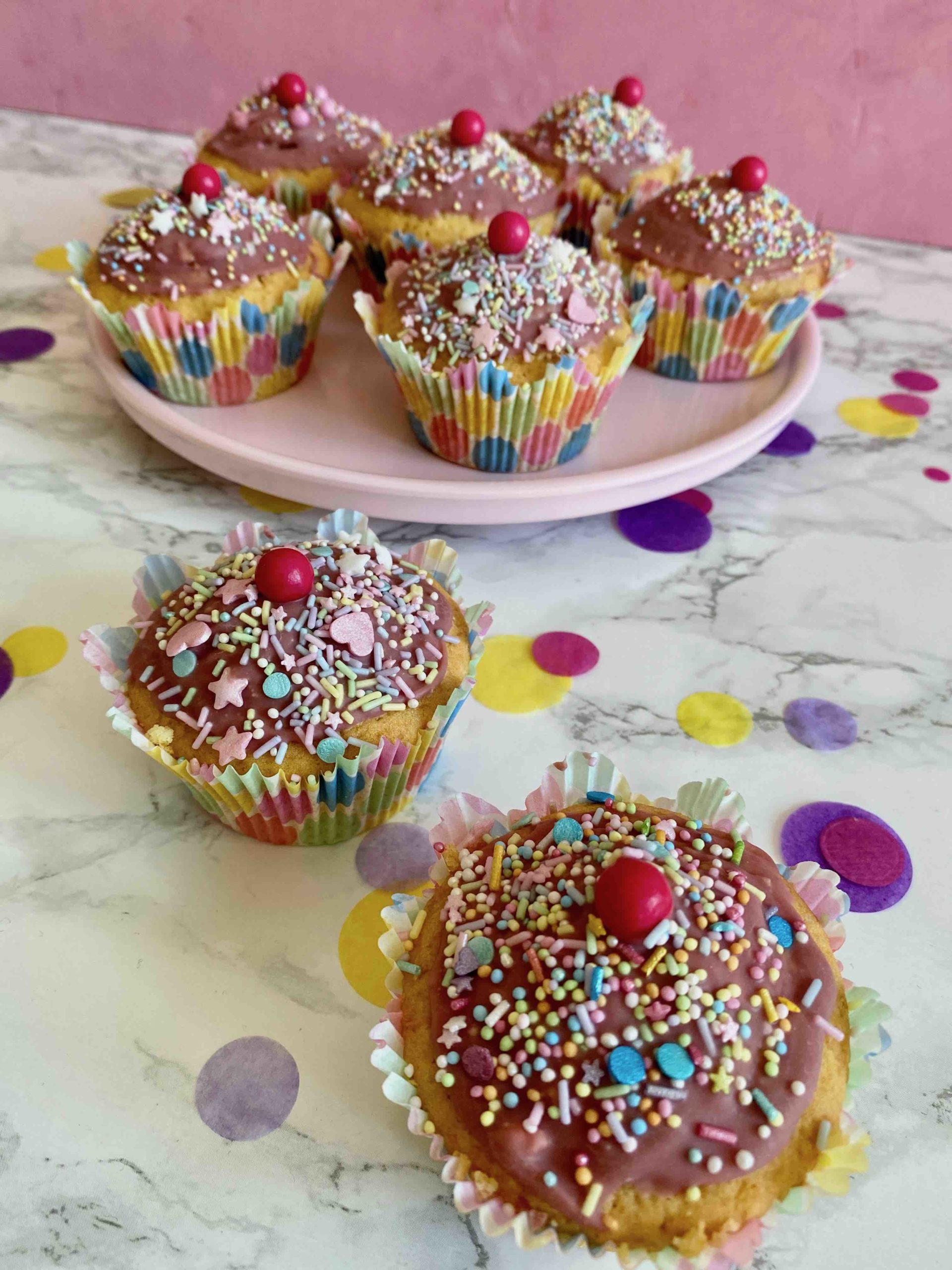 Piñata Muffins - Der Muffin mit köstlicher Überraschung - Backen mit Minis