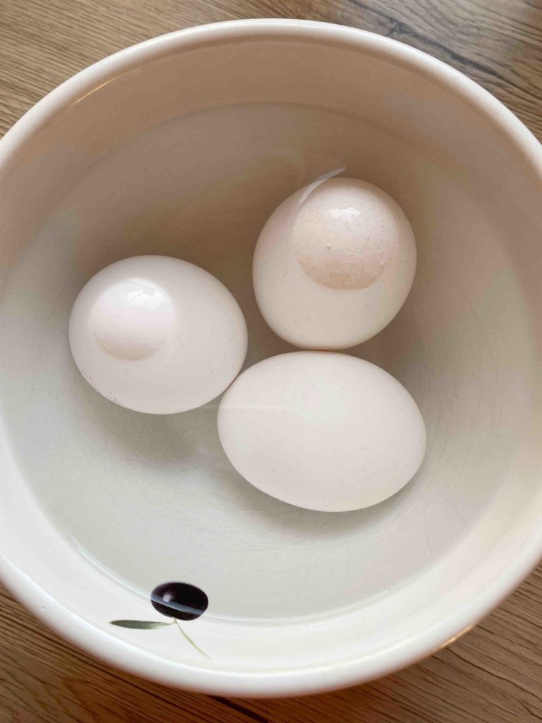 Backtipps - kühlschrankkalte Eier auf Zimmertemperatur bringen