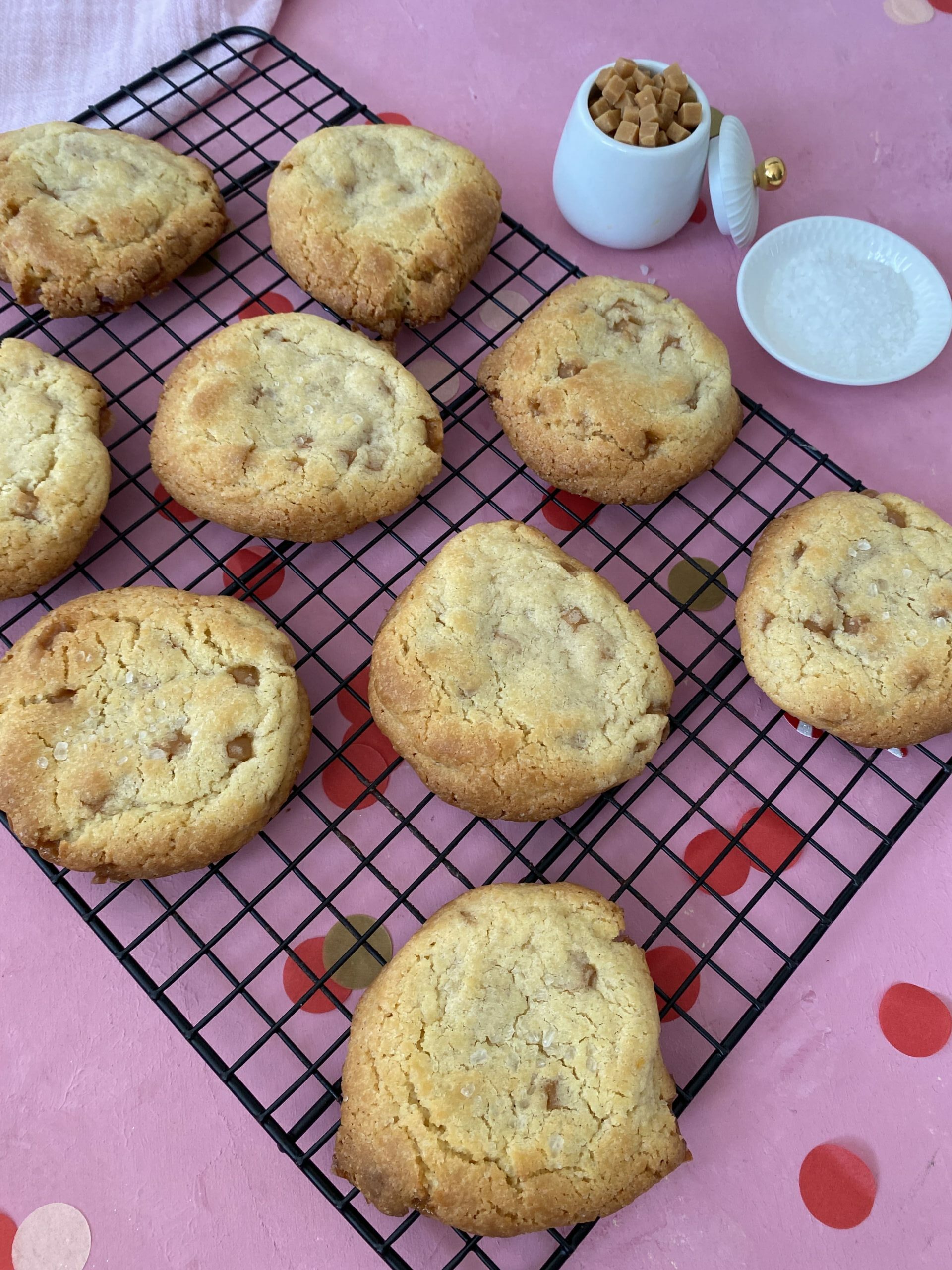 Chunky Karamell-Cookies mit Meersalz - Backen mit Minis
