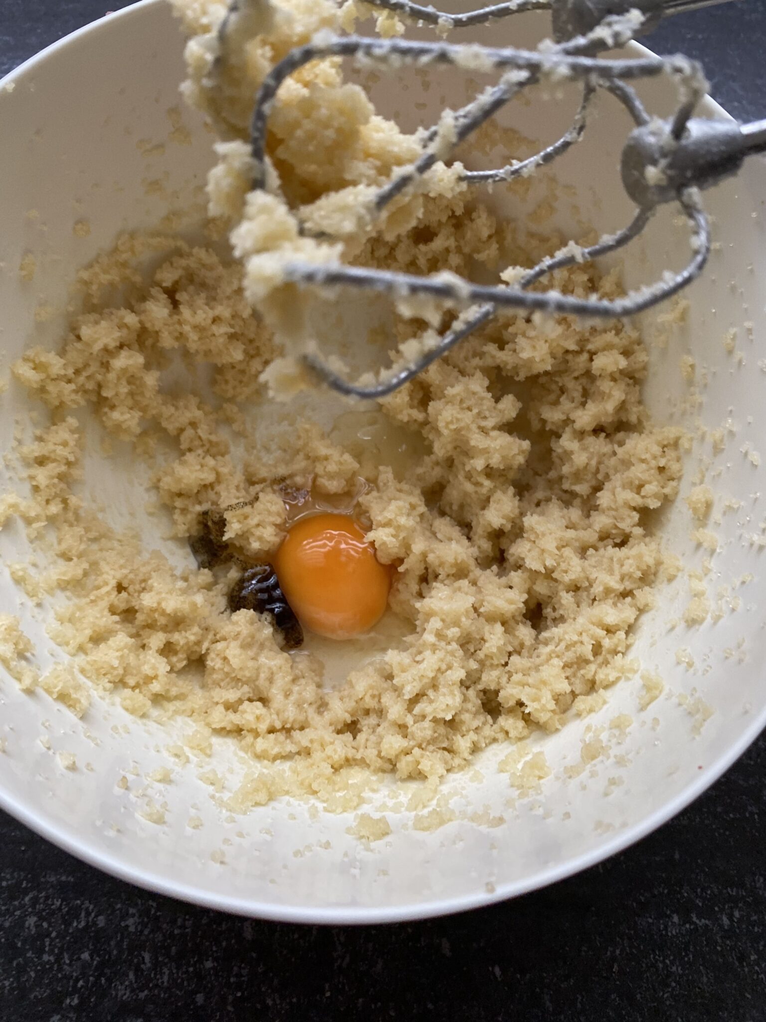 Chunky Karamell-Cookies mit Meersalz - Backen mit Minis Chunky Karamell-Cookies mit Meersalz - Backen mit Minis