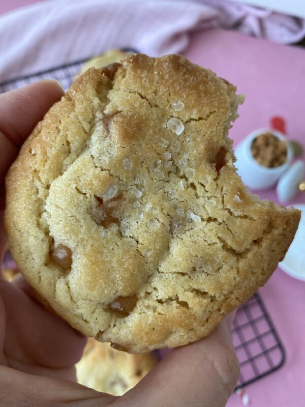 Chunky Karamell-Cookies mit Meersalz - Backen mit Minis