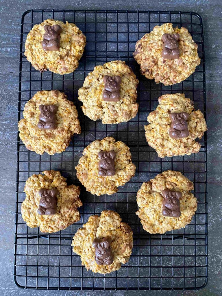 Karotten-Walnuss-Cookies für das Backen mit Kindern für Ostern.