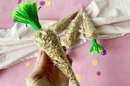 Das knusprige Oster-Granola ist ein schnelles Ostergeschenk und perfekt für das Backen mit Kindern.