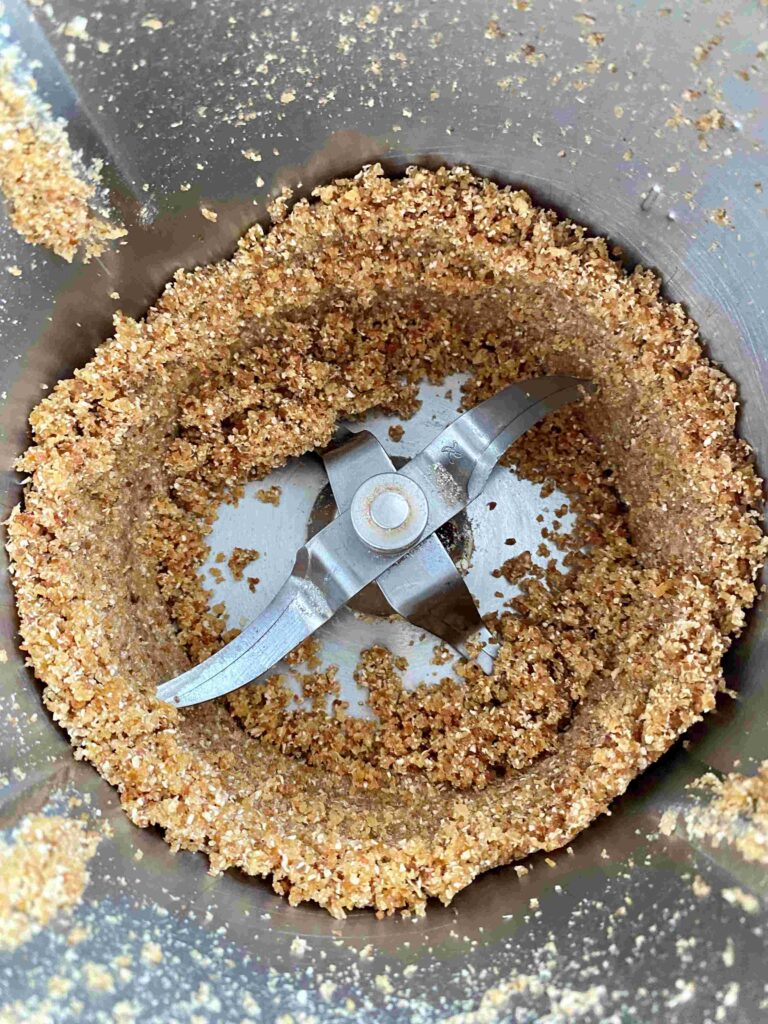 Gesunde Snicker-Taler ohne Industriezucker und ohne Backen.