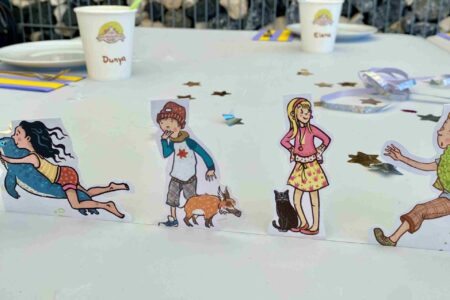 Tischdeko für die Schule der magischen Tiere Party