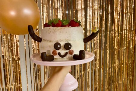 Eine cremige Erdbeertorte zum 11. Geburtstag. Eine Kawaiitorte als Geburtstagstorte.
